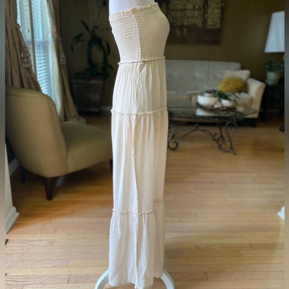 LOVE TREE Woven Solid Beige Sleeveless Smocked Ruffle palazzo Jumpsuit Small - Picture 8 of 16
